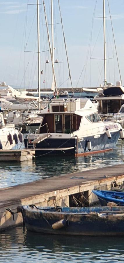 Отель Salerno Yacht Экстерьер фото